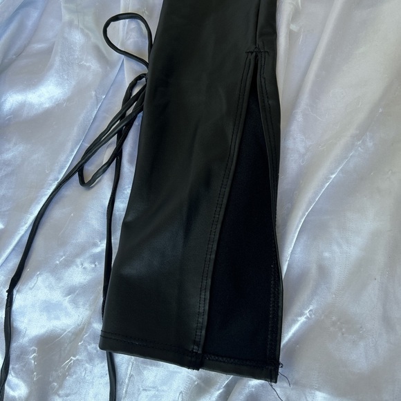 ♡ tight black leather pants ♡ - Picture 2 of 3